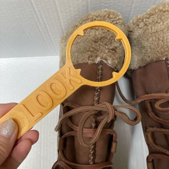 UGG Australia tan leather lace up Tall Torrey women’s 9 Sherling cuff/ lined - Picture 10 of 15